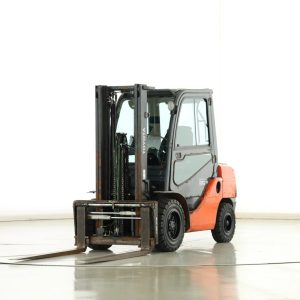 Навантажувач TOYOTA 02-8-FDF-30 (3.0 т, 3.3 м)